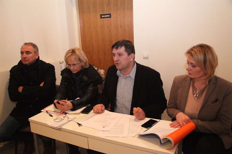 svi sjede luč zagorja.jpg