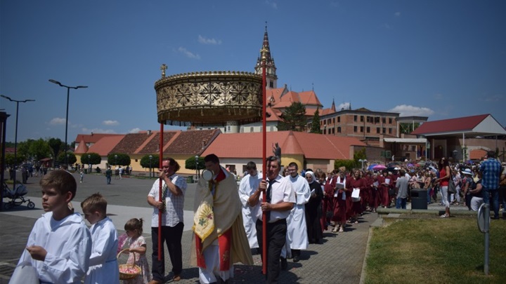 Tijelovo u Marija Bistrici 4.jpg