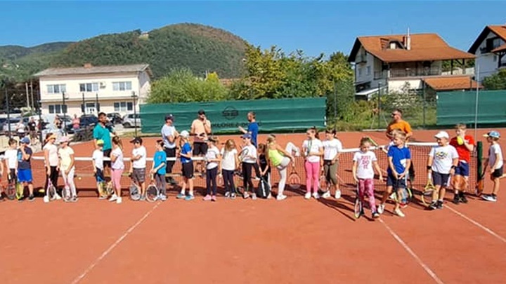 SPORT 28.9._TENIS TURNIR U CRVENOM TENISU U PREGRADI  2.jpg