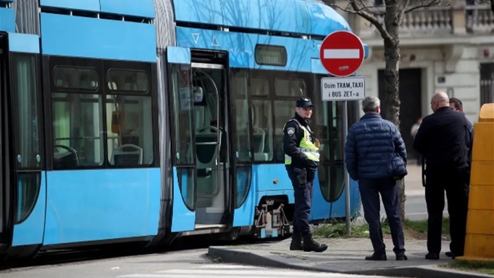 tramvaj nesreća policija