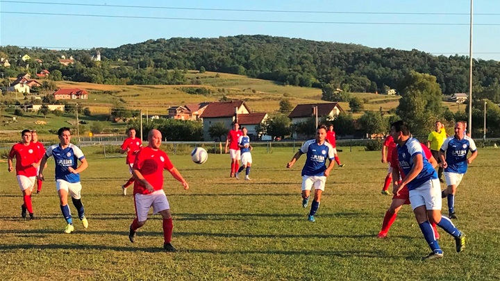 web nogomet 2. žnl 4. kolo Mladost B se odvojila, 7 klubova u 2 boda .jpg