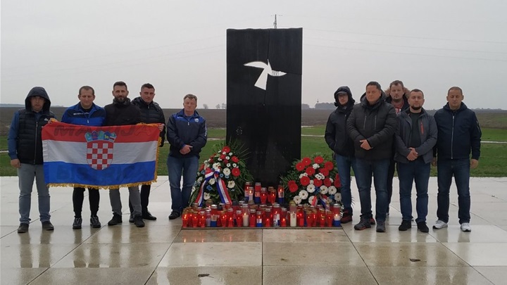 SPORT 9.11_NOGOMET  VETERANI MLADOSTI MARIJA BISTRICA GOSTOVALI U BOGDANOVCIMA, POSJETILI VUKOVAR05.jpg