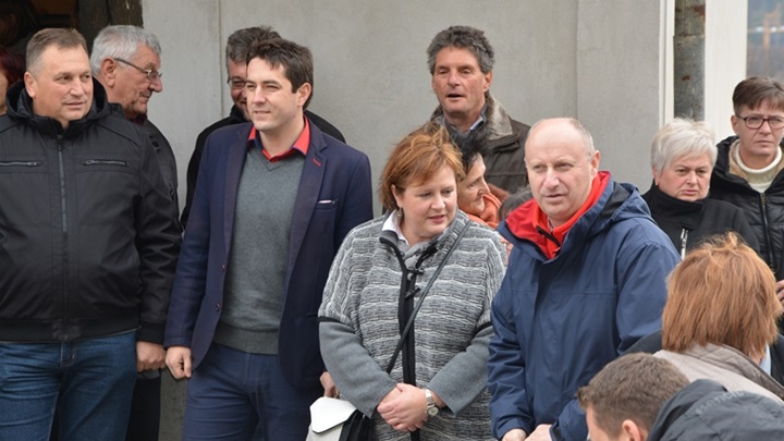 vešligaj, petek, kolar.jpg