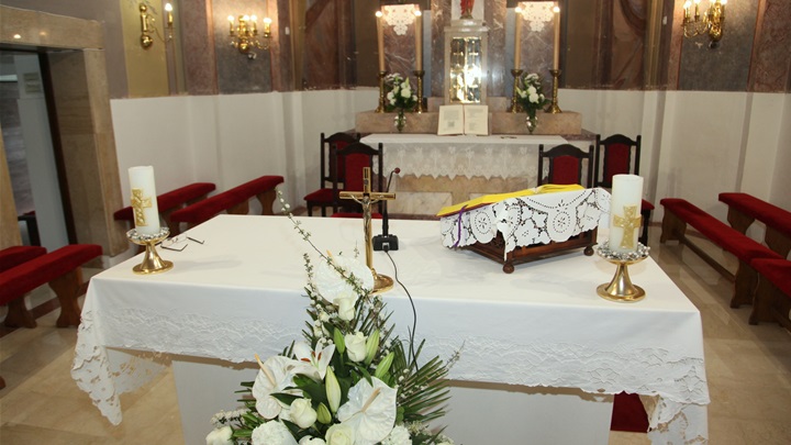 crkva unutrašnjost oroslavje.jpg