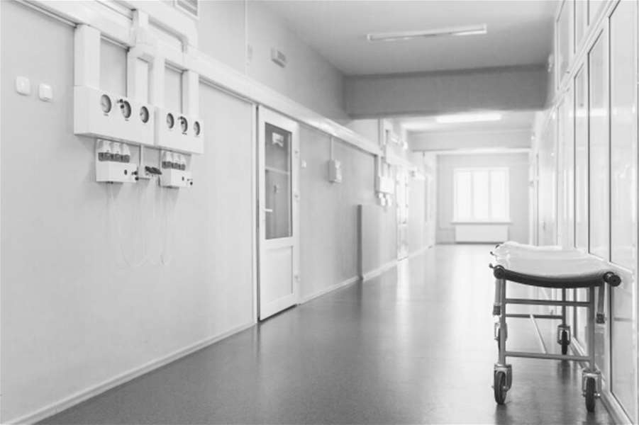 bolnica korona crno bijelo.jpg