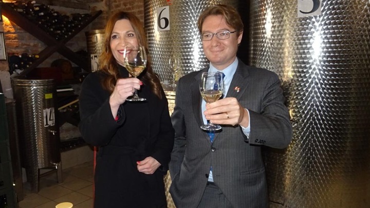 jasenka i veleposlanik glavna.jpg