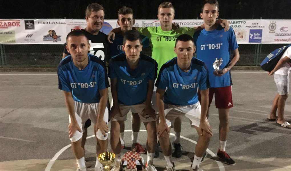SPORT 20.8._TURNIR GRABROVEC Pobjednička momčad GT Ro-si.jpg