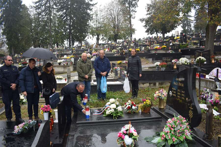 Na groblju u Mariji Bistrici odana počast braniteljima 1.jpg