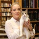 Maca knjižničarka prava je atrakcija: Otvara izložbe, druži se s korisnicima i mazi s djecom