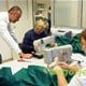 Djelatnici OB Zabok šivali prostirke za operacijske stolove (video)