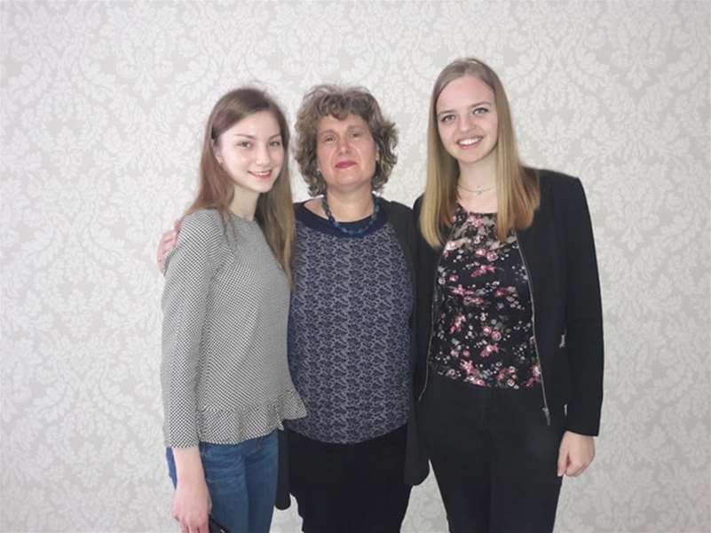 Petra Horvat (lijevo) s mentoricom prof. Anom Culej