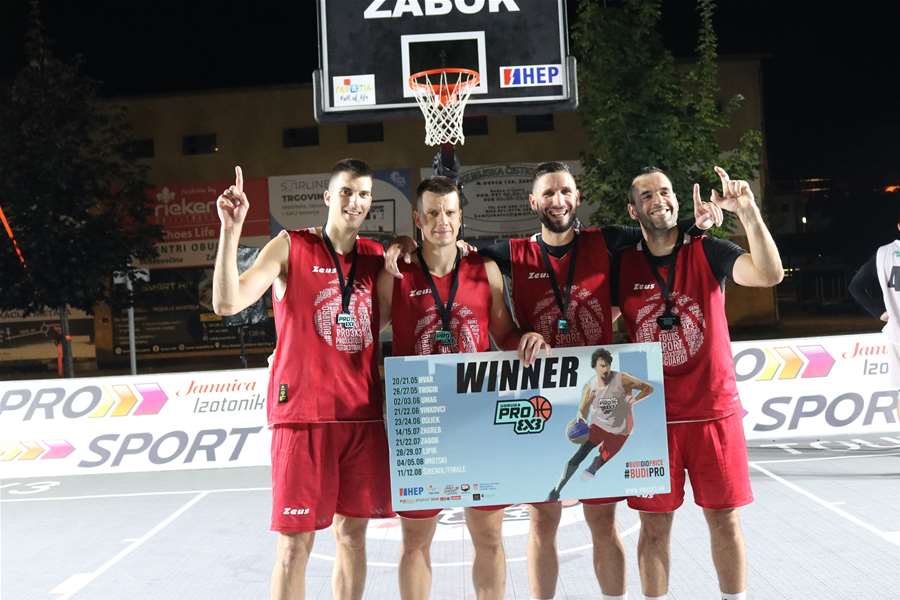 NASLOVNA Pobjednička momčad The Old Cambio.jpg