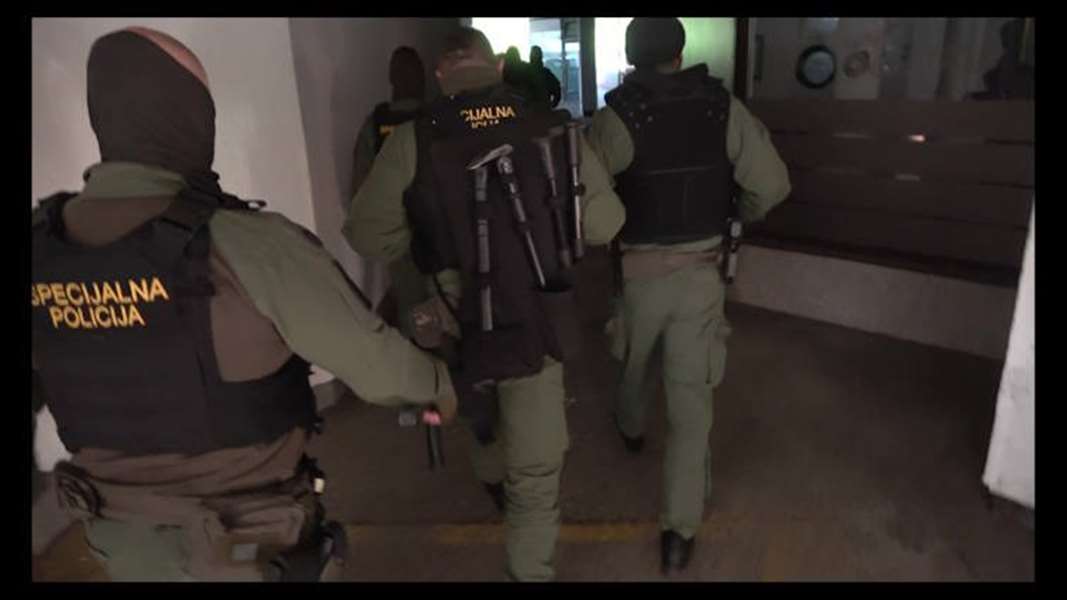 policija racija uhićenje