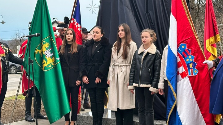 WhatsApp Image 2024-12-20 at 18.57.29 (1).jpeg