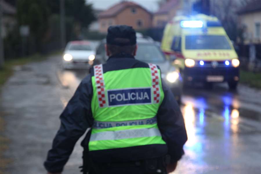 policija nesreća hitna policajac