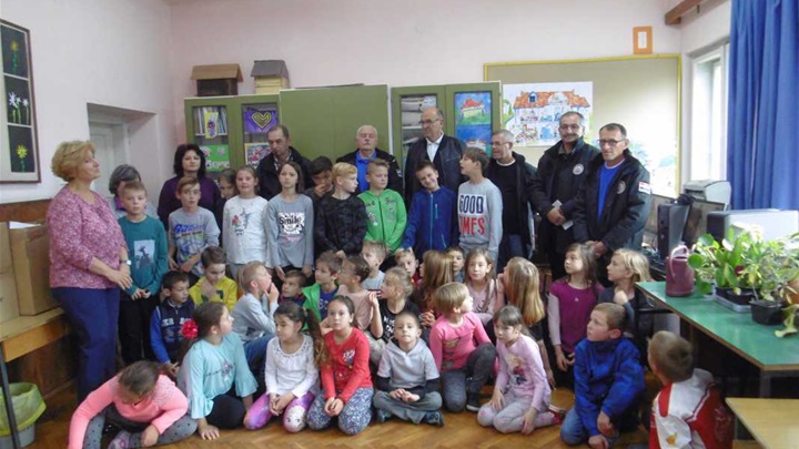 DONACIJA RAČUNALA ZABOK 3.jpg