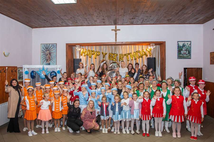 Belečke mažoretkinje.jpg