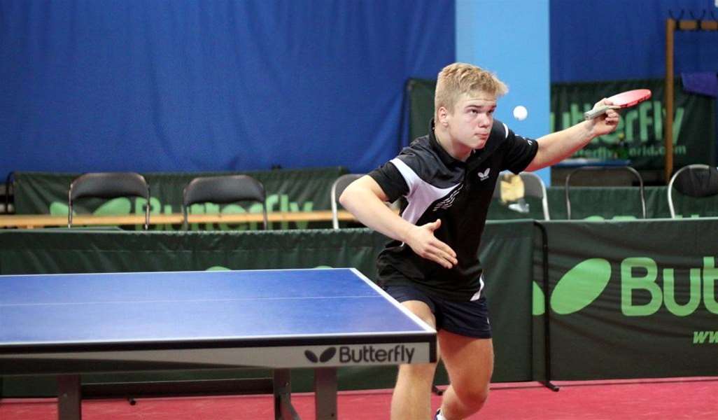 SPORT 14.4._STOLNI TENIS SENIORI MIslav Posavec.jpg