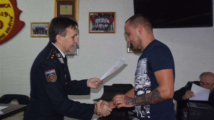 16 novih vatrogasnih dočasnika i 2 dočasnice5.JPG