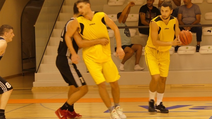 KOŠARKA PRIPREME Roko Galić.jpg