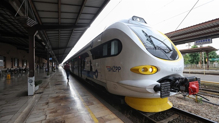 Vlak glavni kolodvor -