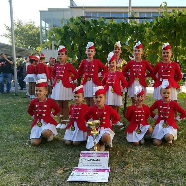 22237044_864377363710792_2143903633_n (1).jpg