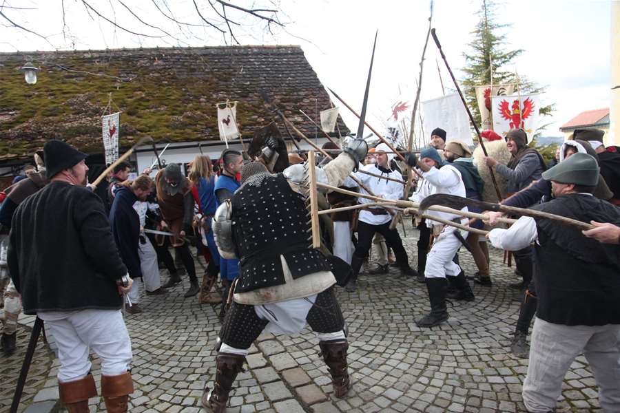 puntanje kmetova pod gupčevom lipom (5).JPG