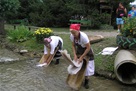 gotali_pralje su pokazale kako se nekada na potoku pralo rublje.JPG