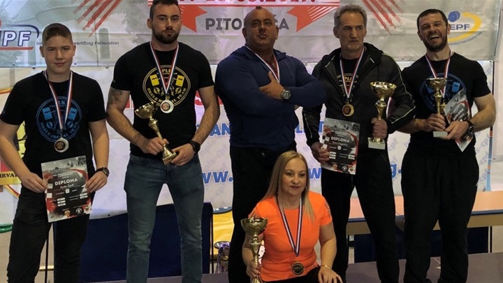 SPORT 12.3._SRELE Ekipa Srele brutal teama.jpg