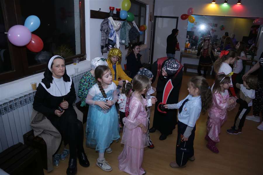 4.3. 2025. Mask'n'ball 075.JPG