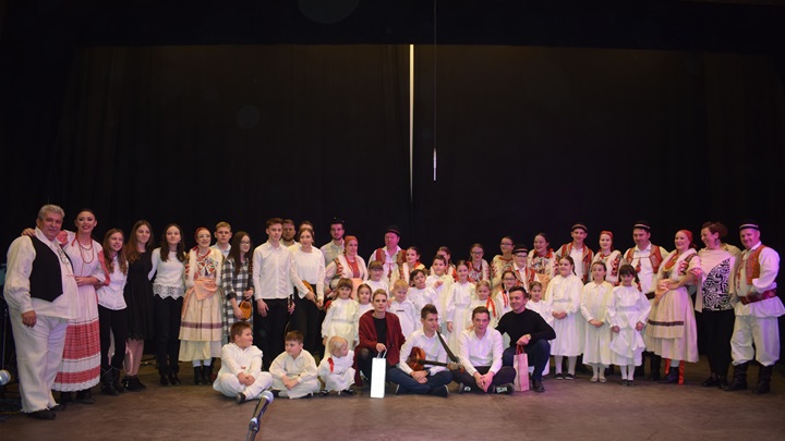 Božićni koncert KUD-a Laz3.JPG