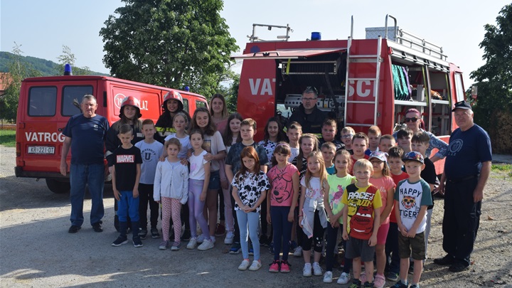 Dan otvorenih vrata DVD-a Laz 01.JPG