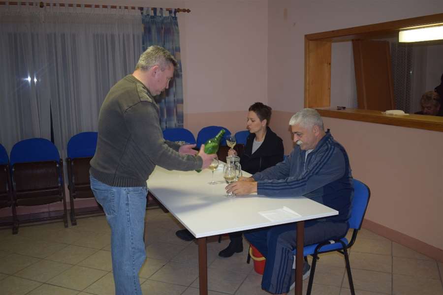 Skupština Udruge vinara Vinski Vrh1 Mlada vina kušali su Zdenko Ivanković i Mirela Osrečak .JPG