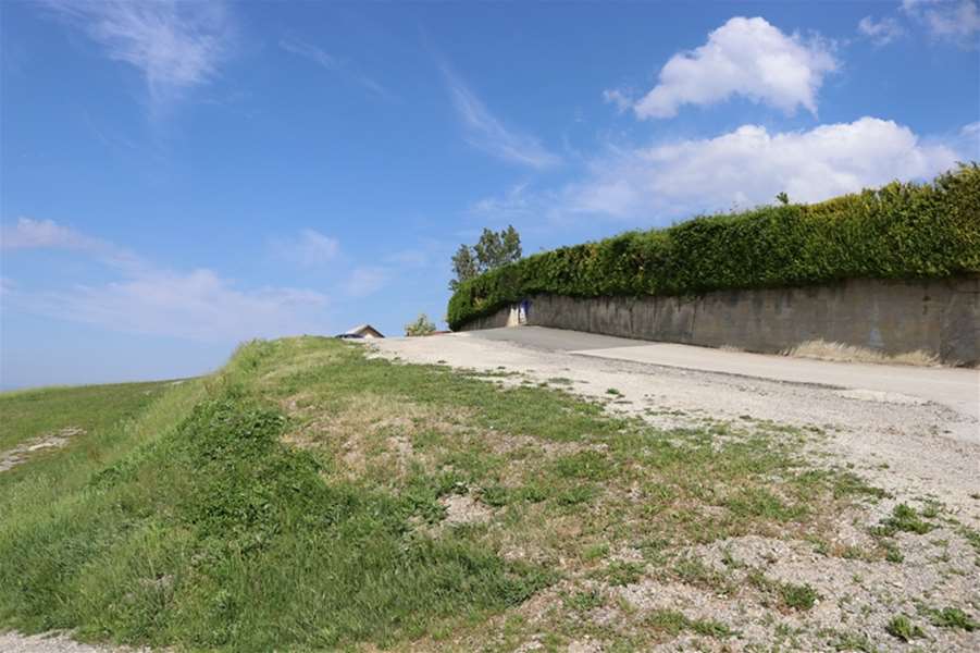 parkiralište kod groblja.jpg