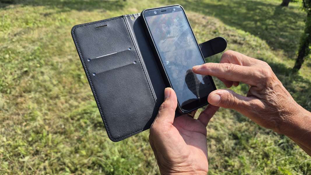 Mobitel poruke whatsapp prijevara žena mobitel