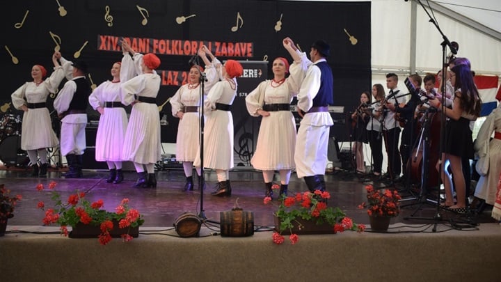 Dani folklora i zabave Laz 2018. KUD Laz GLAVNA.jpg