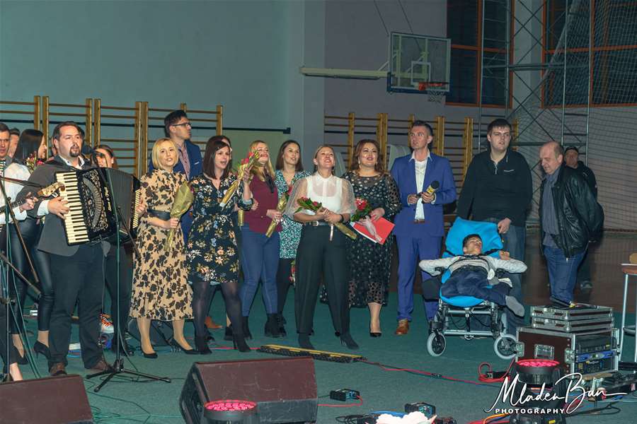 gl svatko ima svoju priču.JPG