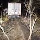 [FOTO] Kamionom probio ogradu i zabio se u drveće