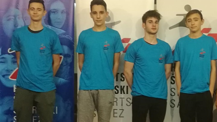 SPORT 2.5._STOLNI TENIS ŠKOLE.jpg