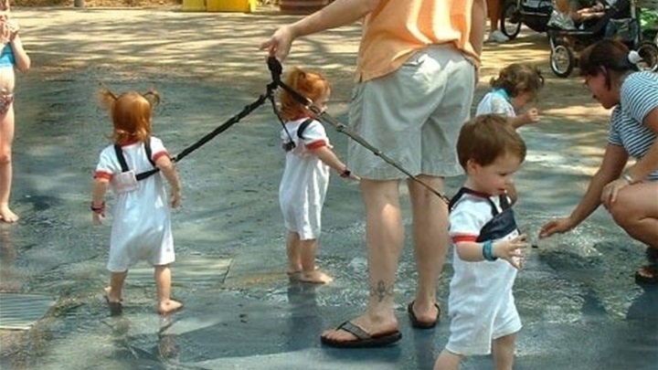 djeca na povodcu.jpg