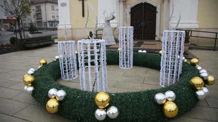 adventni vijenac.jpg