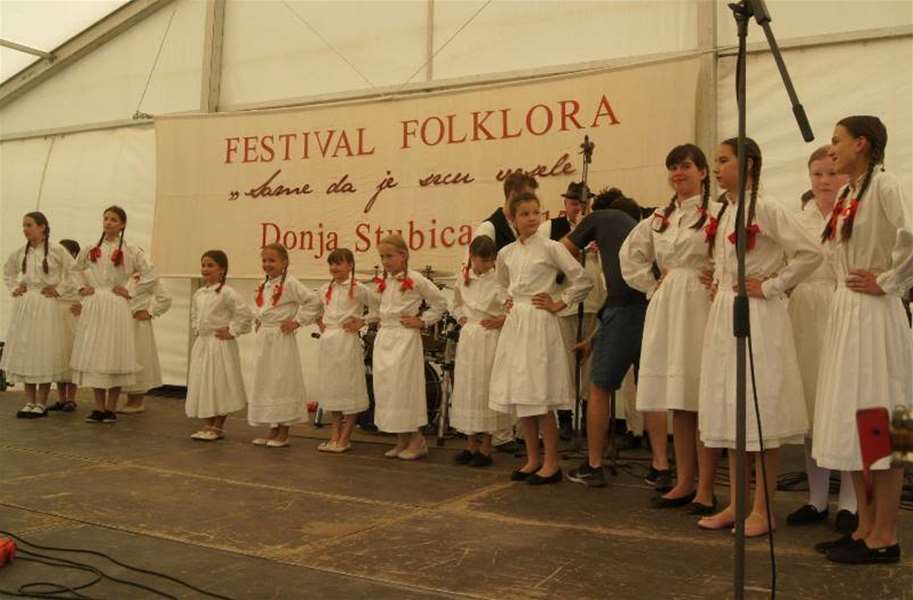 festival folklora.jpg