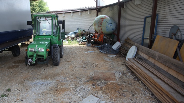 Mjesto gdje je bio parkiran ukradeni traktor