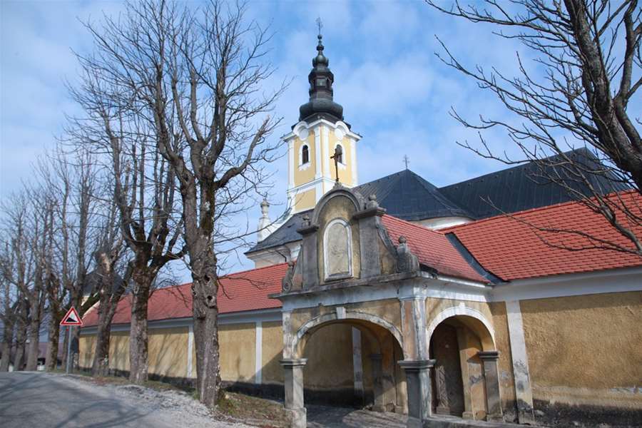 crkva trški vrh.jpg