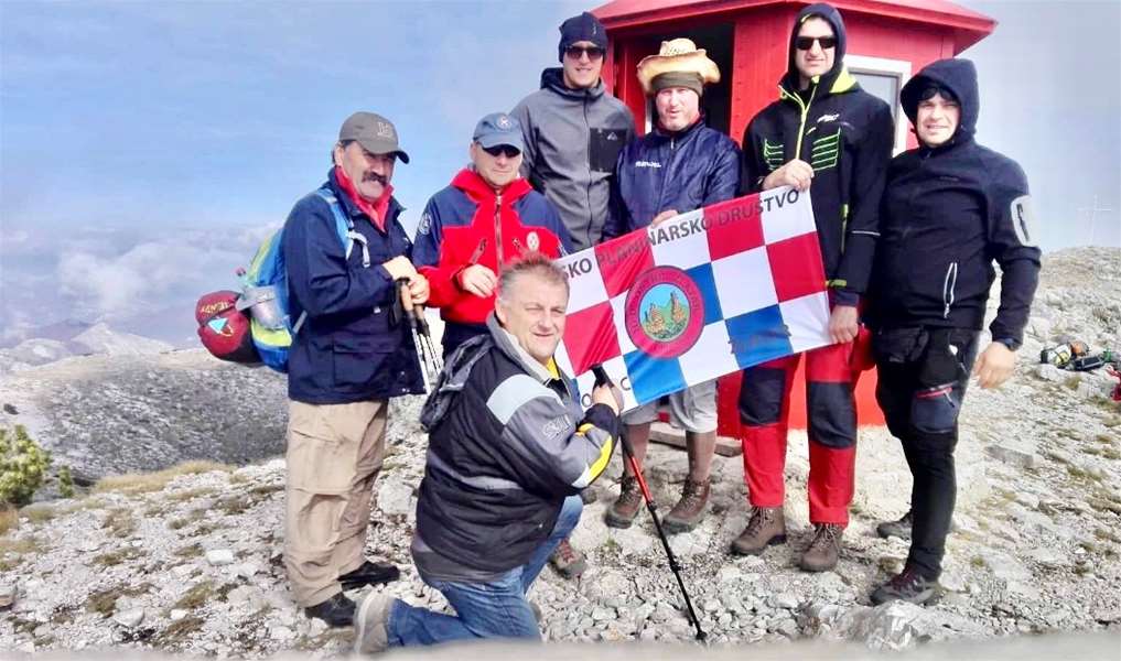 planinari oštrc_najviši vrh hrvatske sinjal glavna.jpg