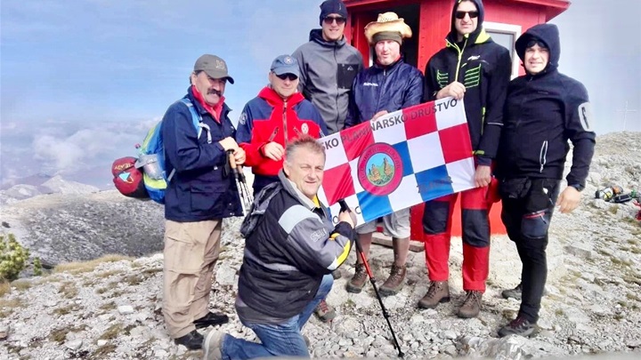 planinari oštrc_najviši vrh hrvatske sinjal glavna.jpg