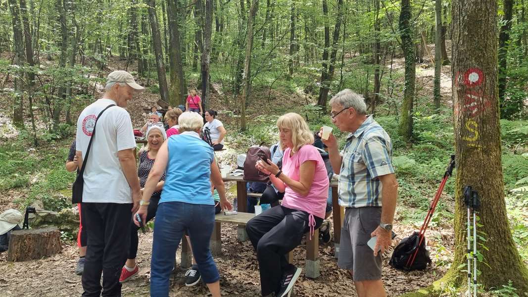 Bistričkom obilaznicom Za dušu i tijele Mirko Fulir devedesetak planinara 3.jpeg