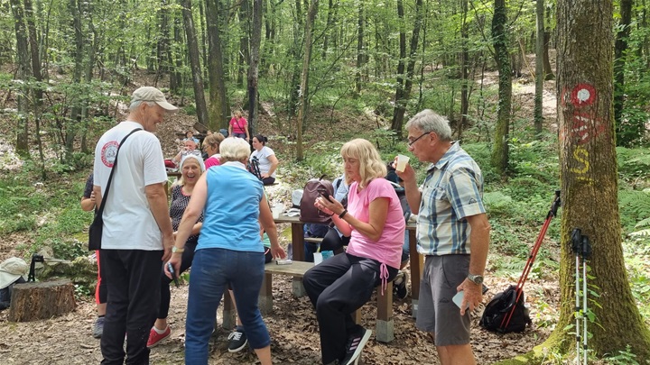 Bistričkom obilaznicom Za dušu i tijele Mirko Fulir devedesetak planinara 3.jpeg