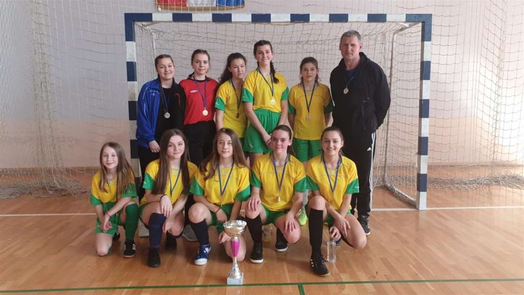 SPORT 12.5._DJEVOJČICE ĐURMANEC Malonogometna ekipa osnovne škole Đurmanec.jpg