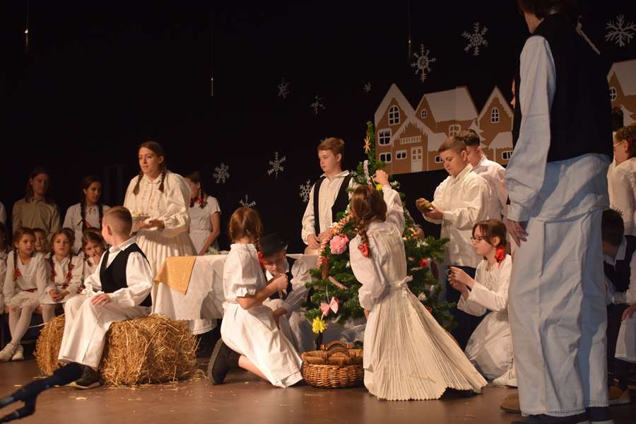 Božićna školska 2023 17.JPG
